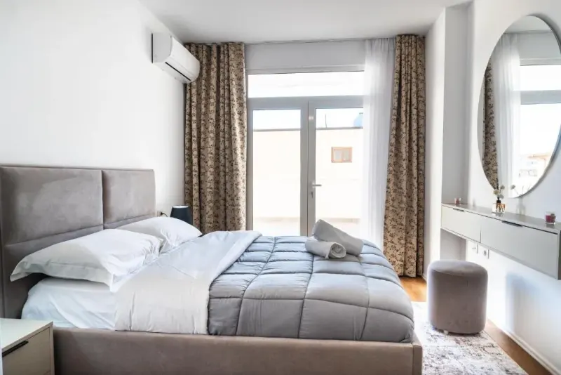 Quiet 1BR Apartment with Balcony, Fast WiFi, Self Check-in