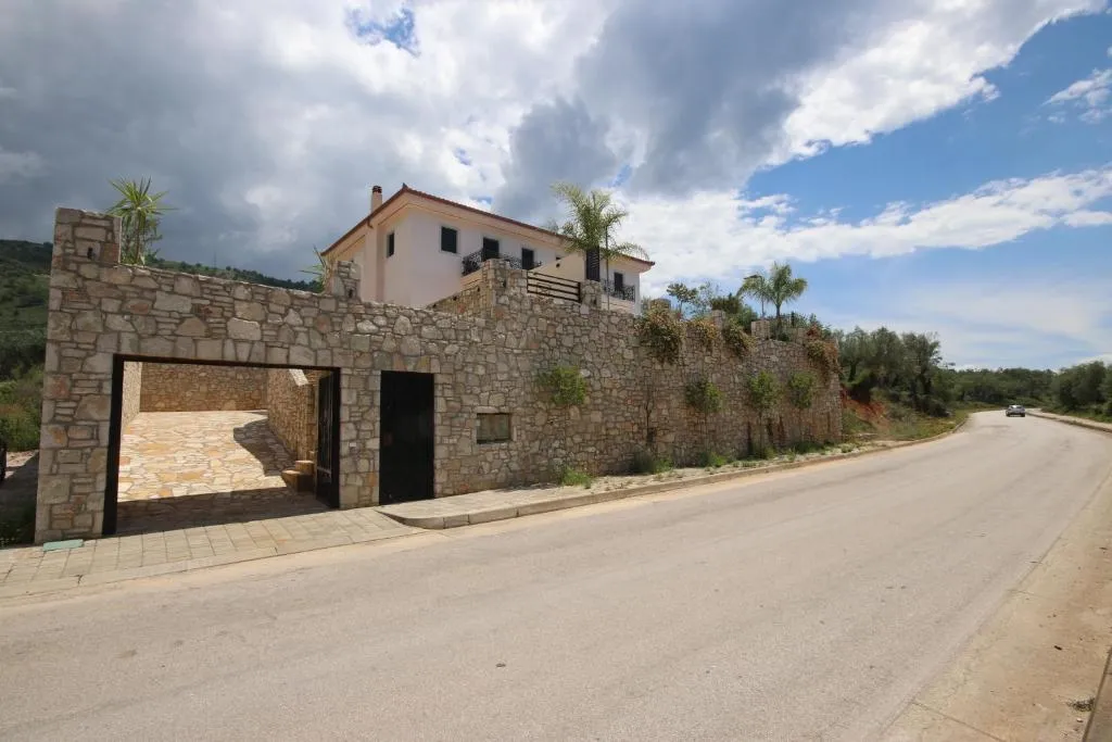 Vila Mario Himare