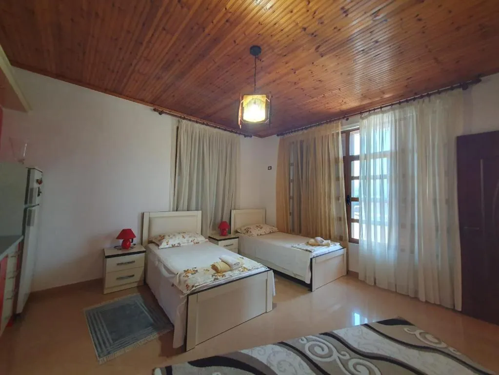 Sara Guesthouse