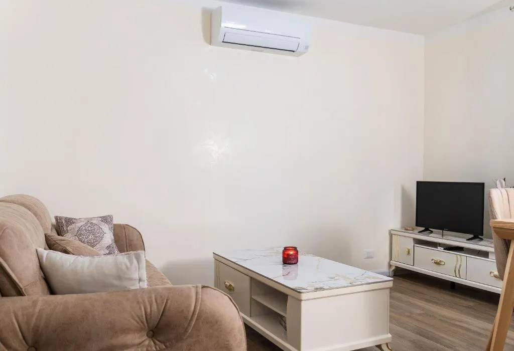 Quiet City Stay with Private Garage and 5 Min to Center