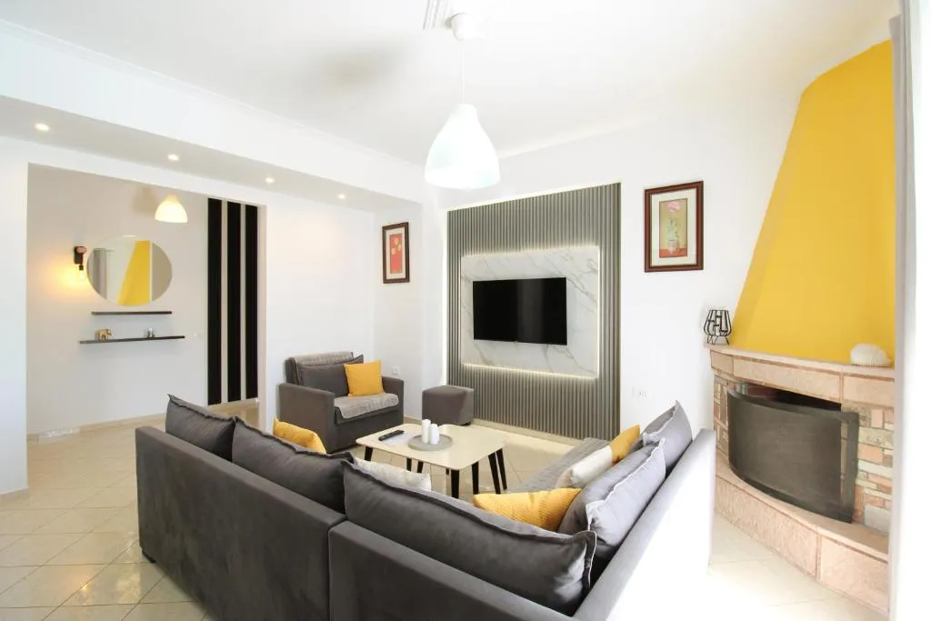 Omnia Apartments