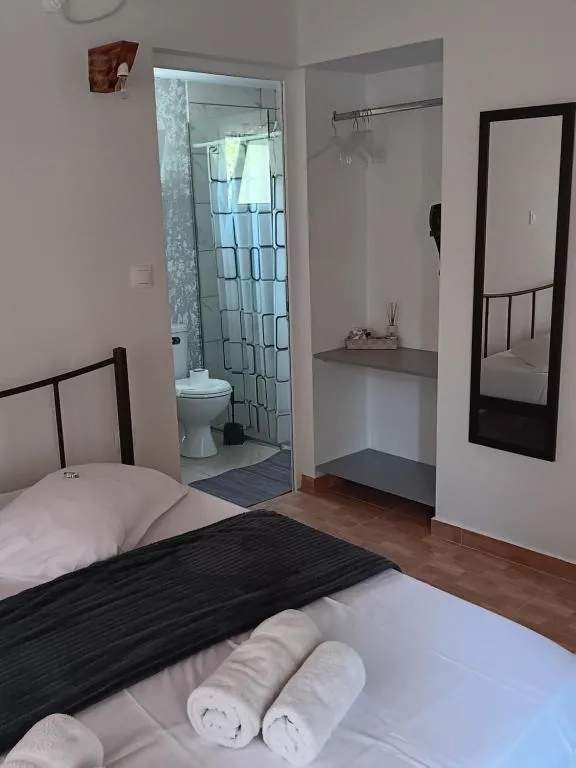 Tolis Rooms