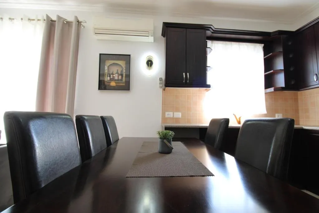 Omnia Apartments