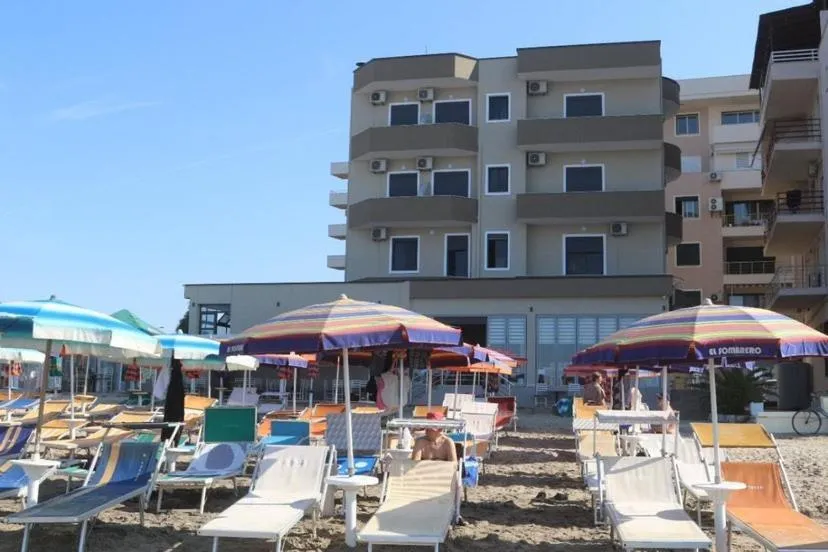 Hotel Tirona