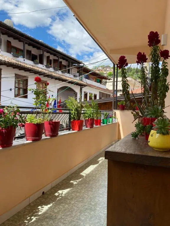 Unejs Apartment