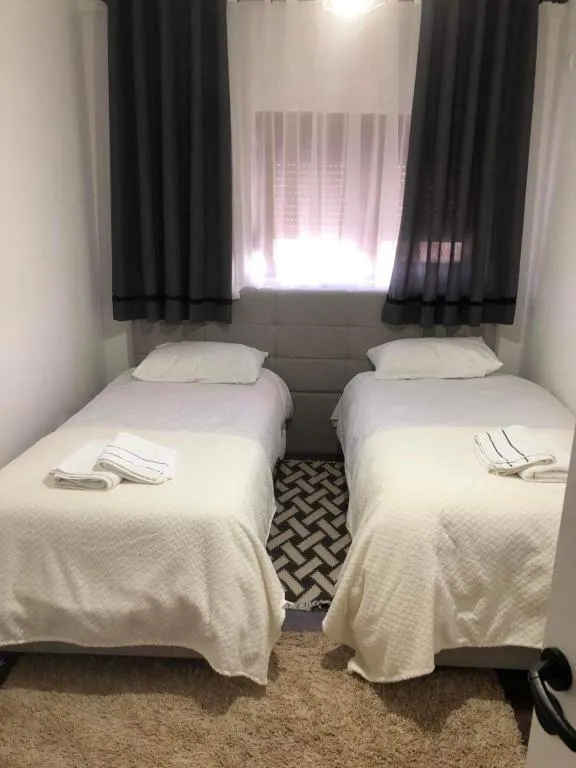 Noah's Boutique - Apart-Hotel in Korce