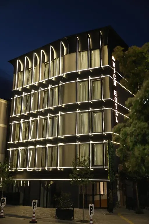 Rich Hotel