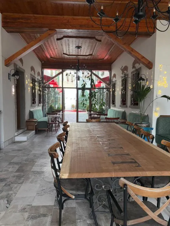 Hani i Gjelit Hotel, Korce