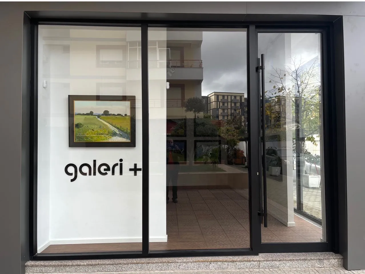 Galeri +