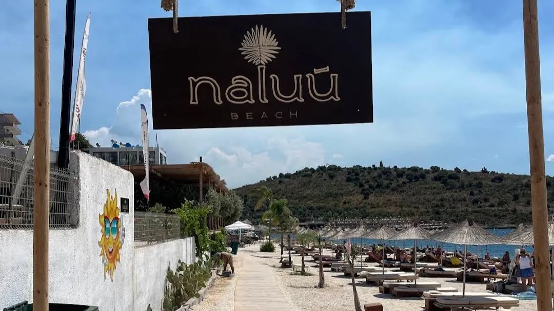 Naluŭ Beach Bar Pizzeria & Restaurant